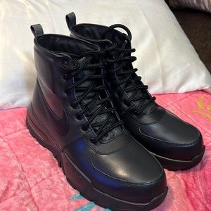 Nike Air Max Goaterra 2.0. Color: Black. Size: 10.5